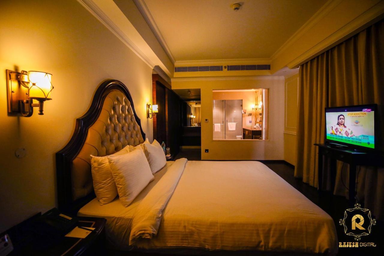 Golden Galaxy Hotels And Resorts Delhi  Exterior photo