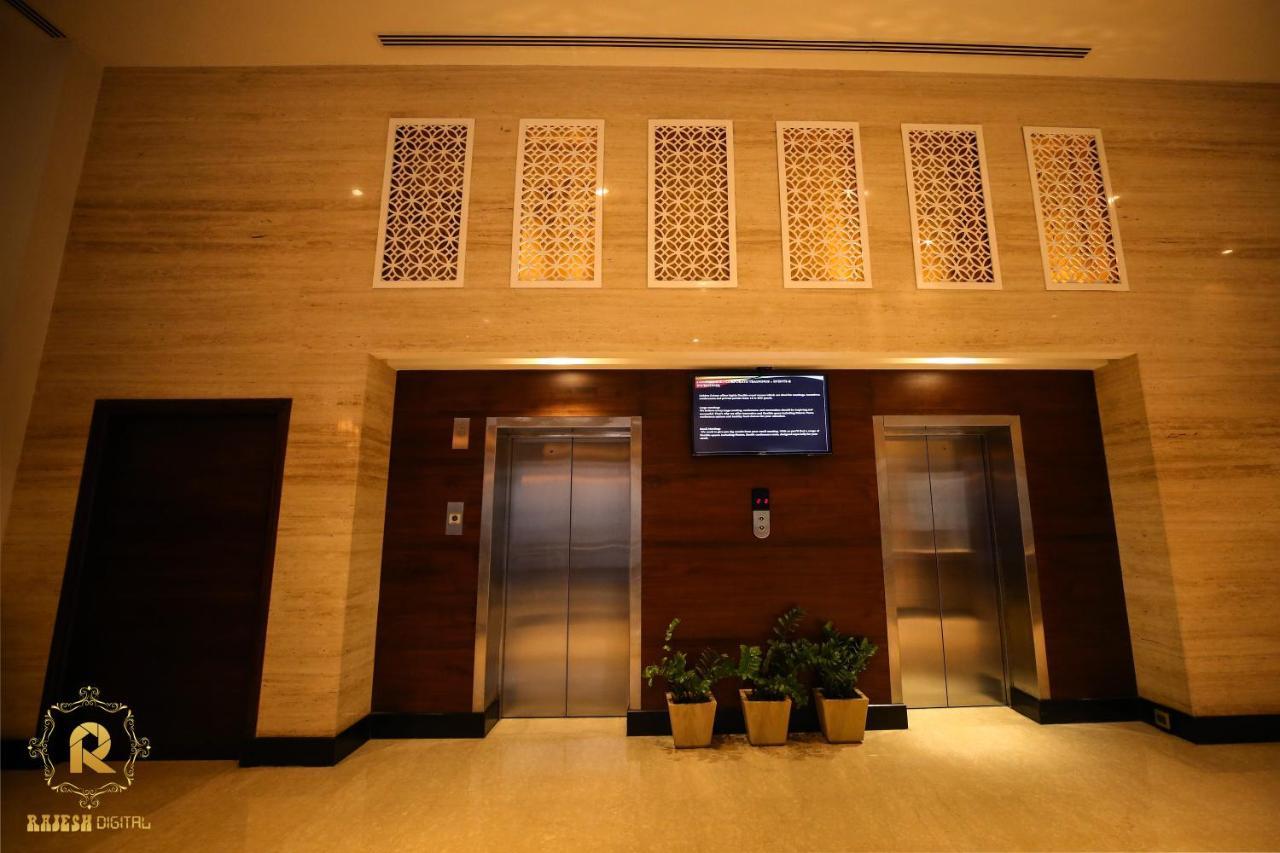 Golden Galaxy Hotels And Resorts Delhi  Exterior photo